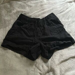 GAP, black women’s linen size small shorts